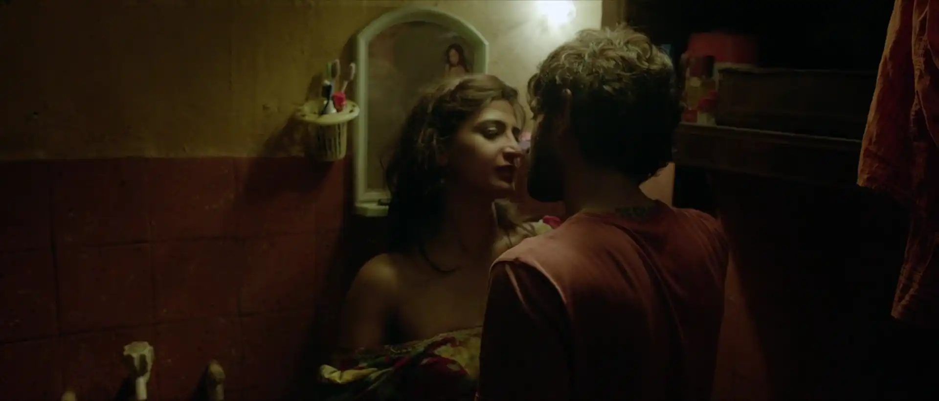 Aahana Kumra hot nigth sex scene with vikrant from Lipstick Under My Burkha part1 thumbnail