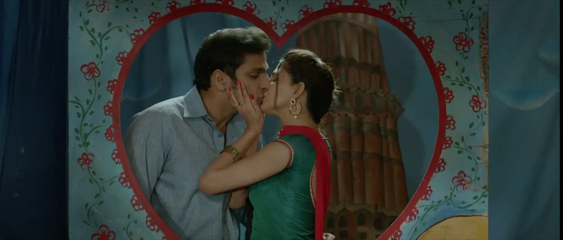 Aahana Kumra hot scene from Lipstick Under My Burkha part4 thumbnail