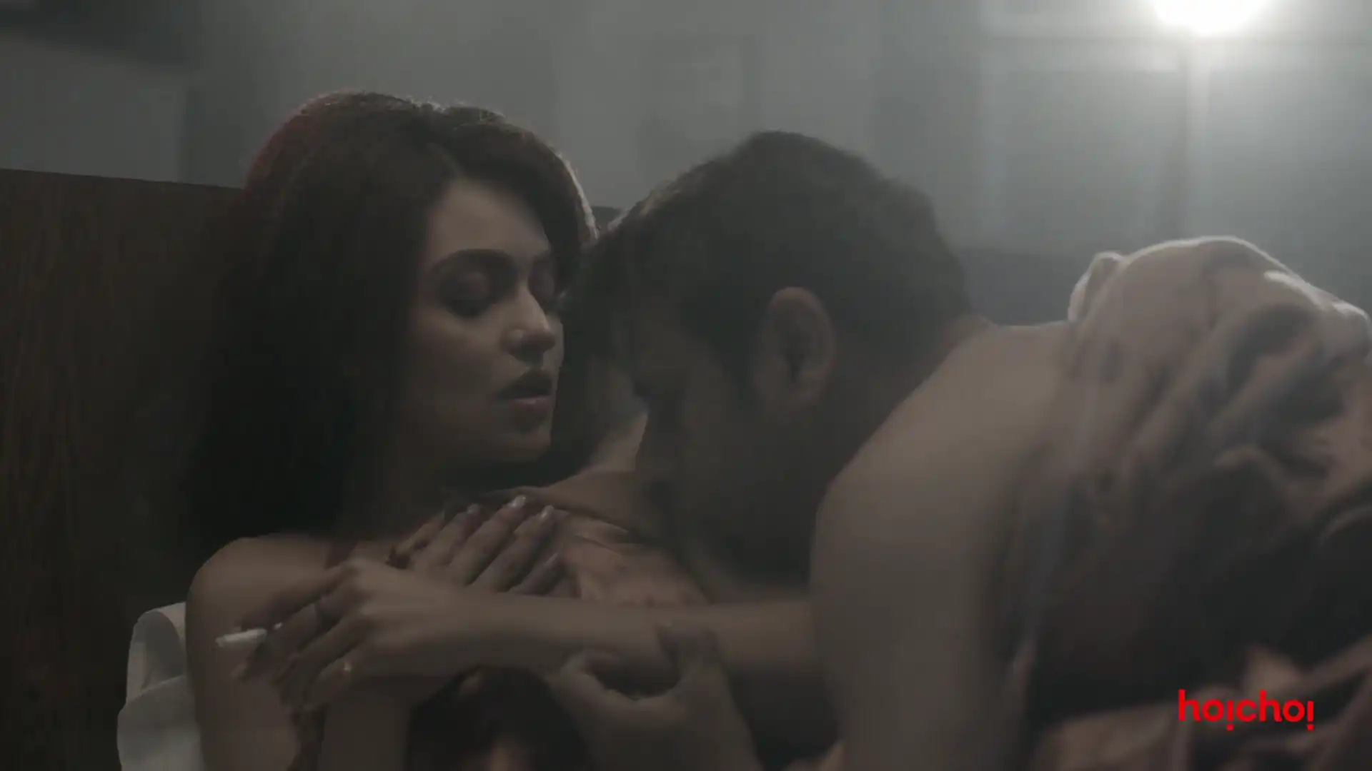 Priyanka Sarkar hot scenes from hello Hoichoi webseries thumbnail