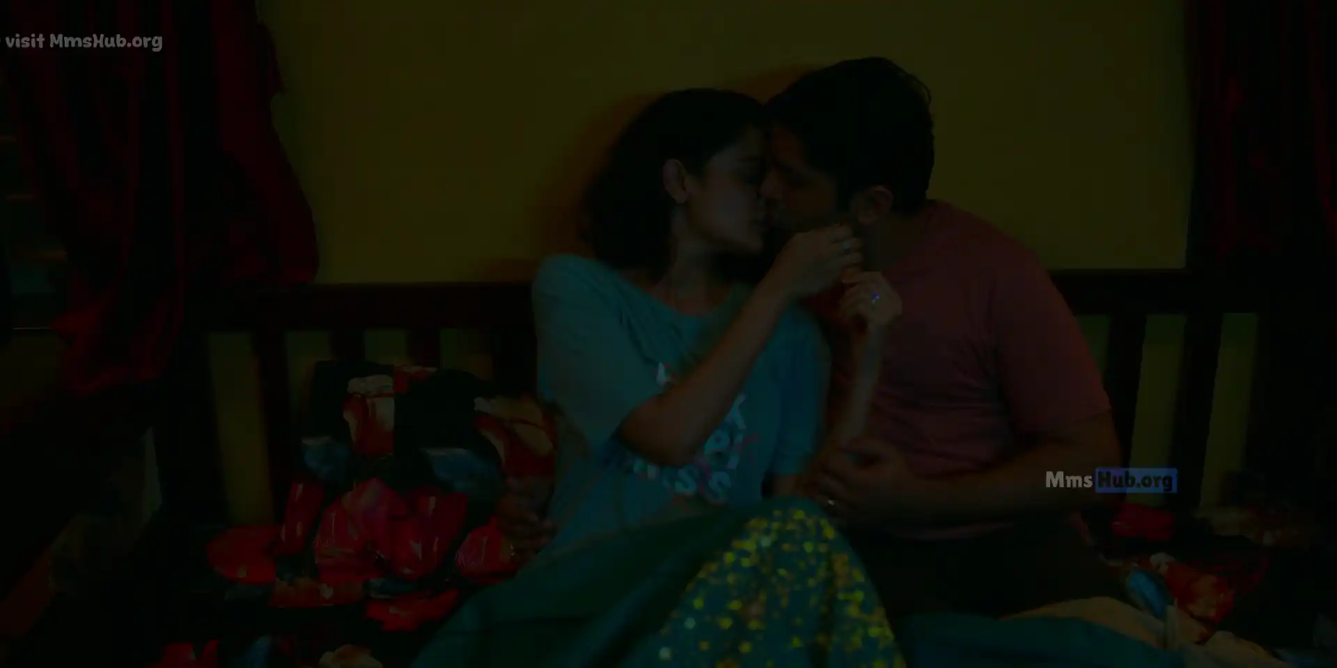 Samvedna Suwalka sex hot kiss makeout scene from Jee Karda web series thumbnail