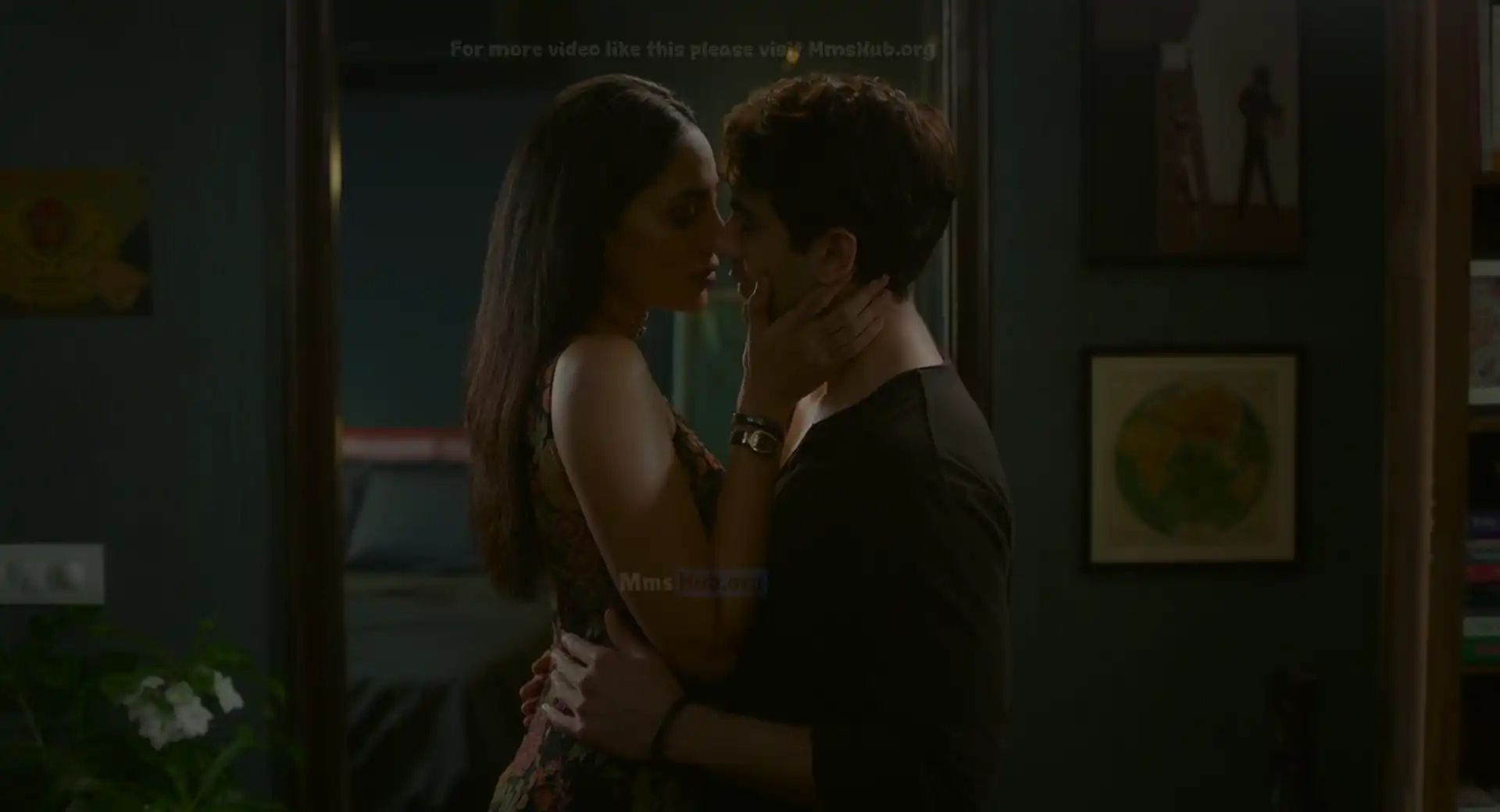 Sobhita Dhulipala hot kiss scene with Ishwak Singh thumbnail