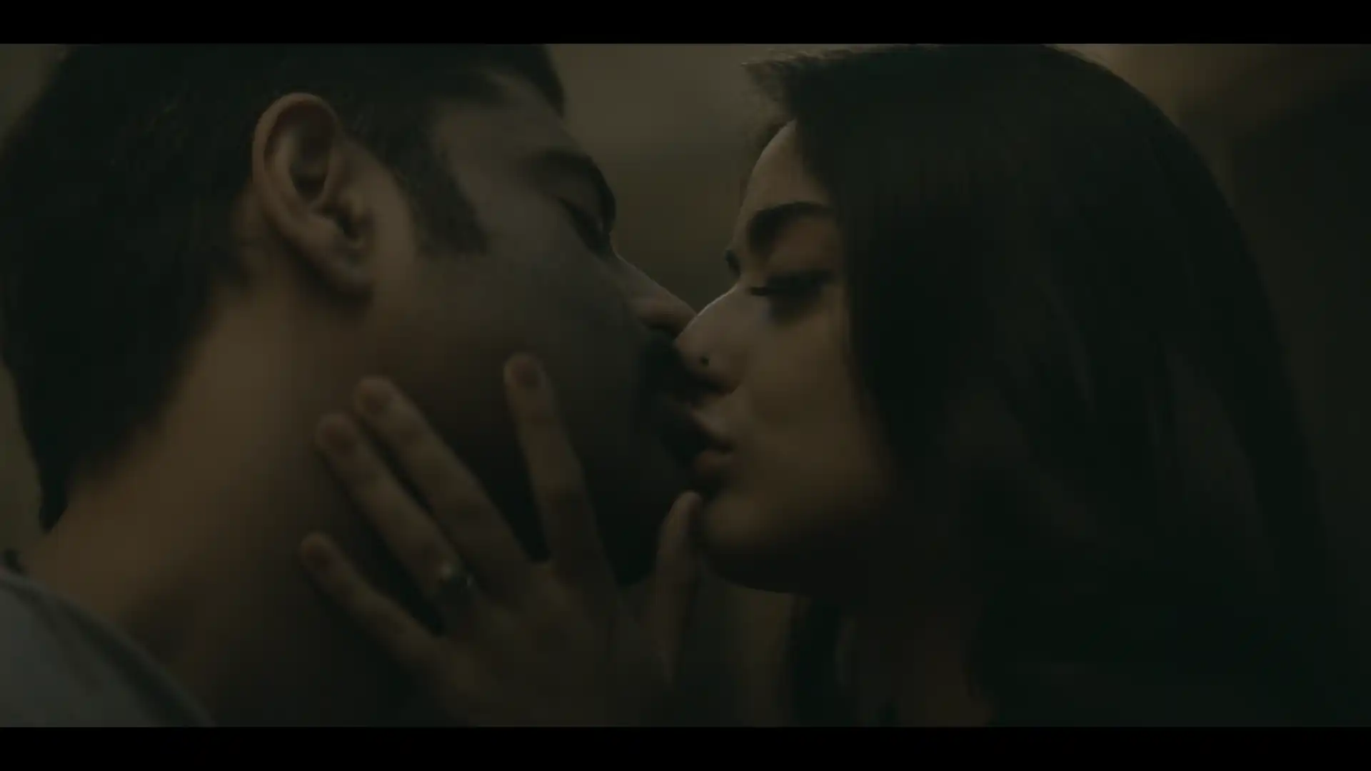 Tanya Maniktala Hot Kiss Scenes from Tooth pari webseries thumbnail